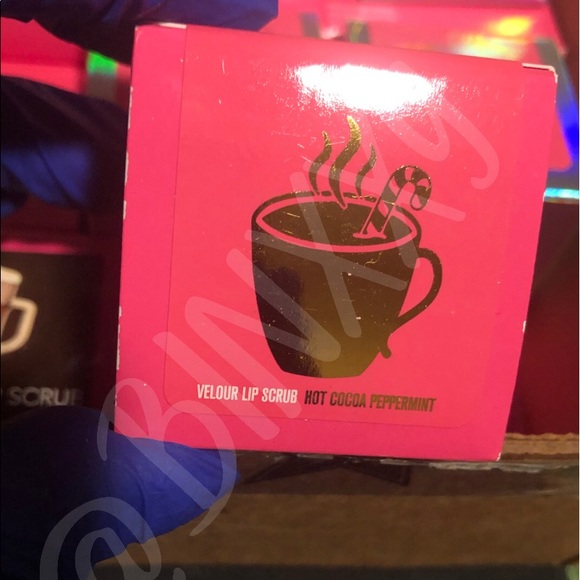 Jeffree Star Hot Cocoa Peppermint Velour Lip Scrub - Picture 3 of 9